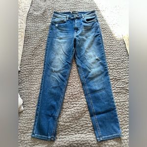 Kut Naomi Girlfriend Ankle Straight Leg Jean, Size 0. Never Worn